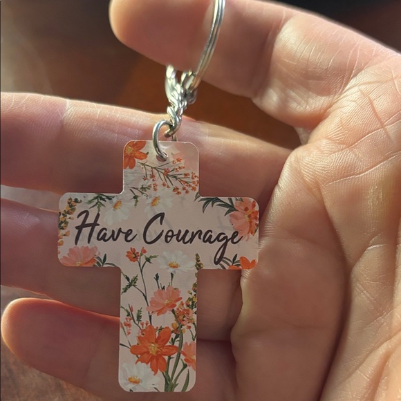 Floral Cross Keychain with 'Have Courage' Inscription - Picture 3 of 3